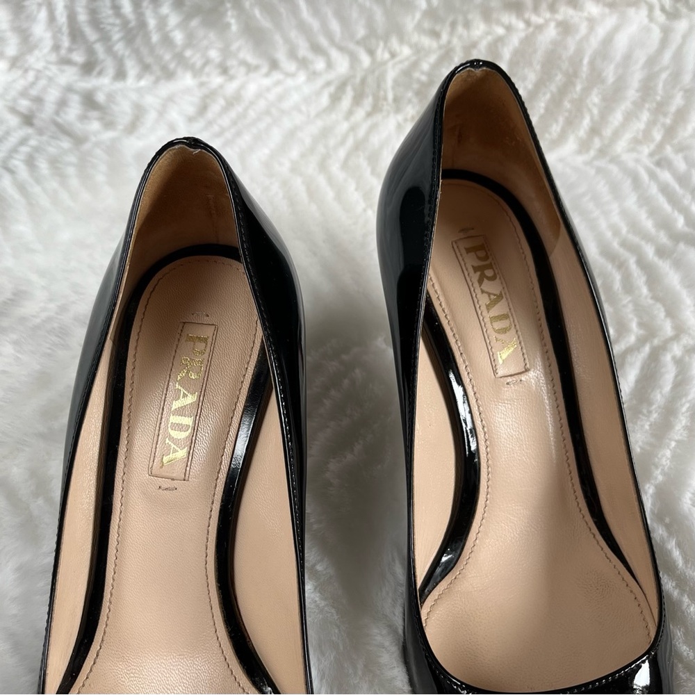 Prada black patent leather pointed toe kitten heels pumps Size 38.5/8.5 - Picture 2 of 11